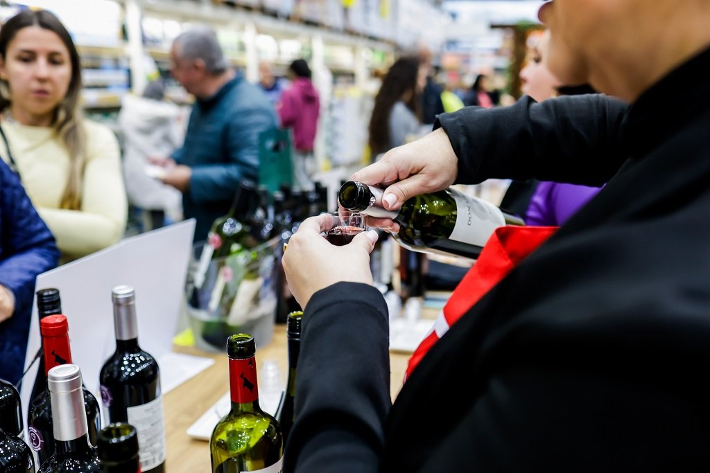 Após sucesso em São José, Festival Mundo dos Vinhos chega ao Sul da Ilha neste sábado (27)